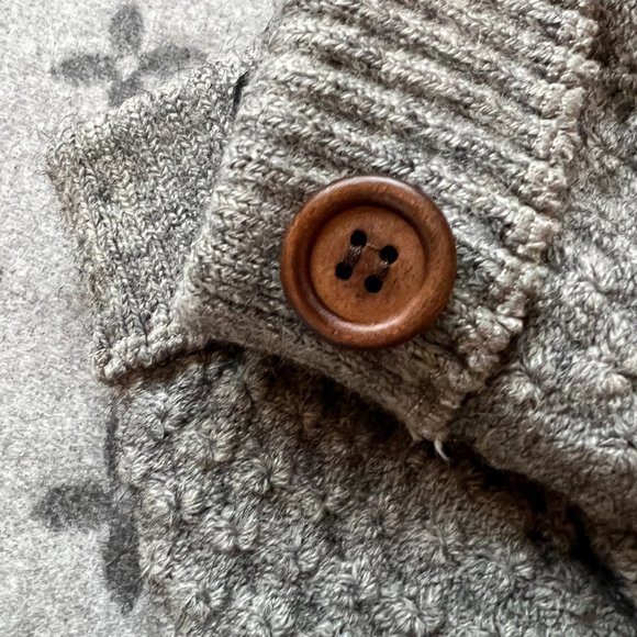 Women’s Winter Warm Gloves Fleece W/ Button Details in Light Gray - Picture 3 of 5